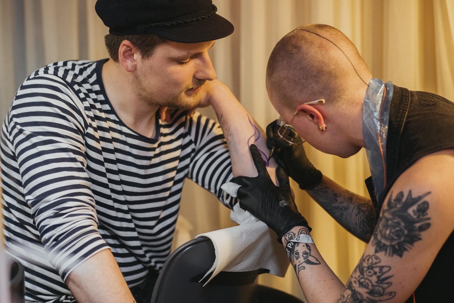 Pop-up tattoos by White Hill Tattoo at the opening party, Reykjavík Fringe 2020. Photo by Patrik Ontkovic
