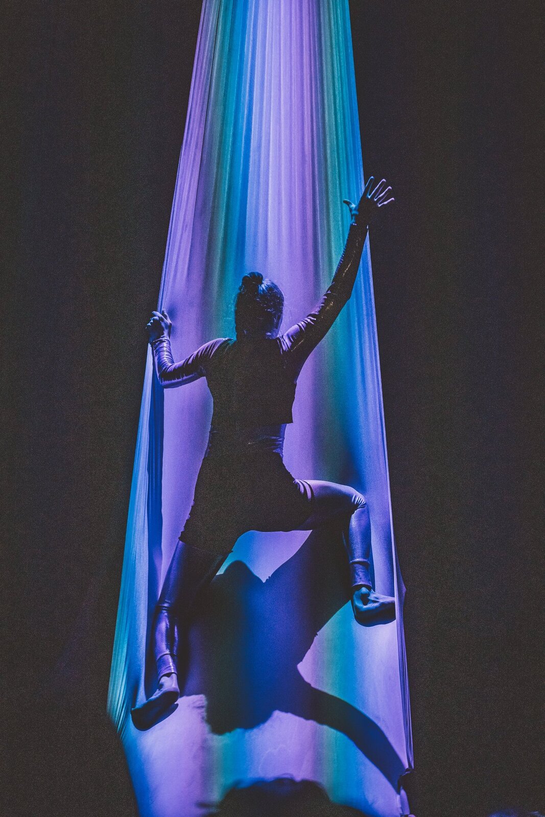 Game On by Kría Aerialists in Tjarnarbíó, Reykjavík Fringe 2021. Photo by Elín Björg